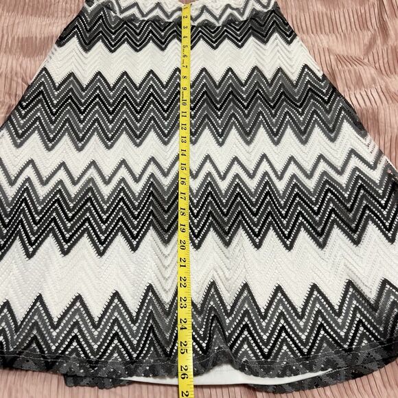 Zac & Rachel Black And White Midi Skirt Chevron Zigzag Size M - Picture 2 of 5